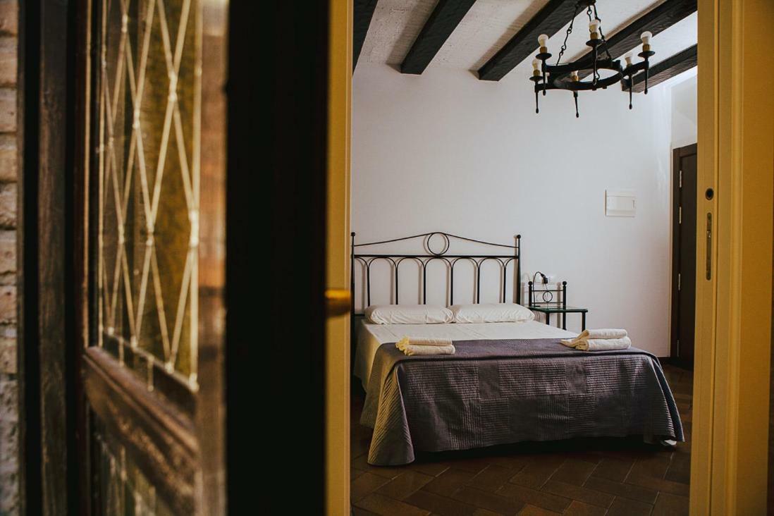 Hotel&Bar Ducay Оліте Екстер'єр фото