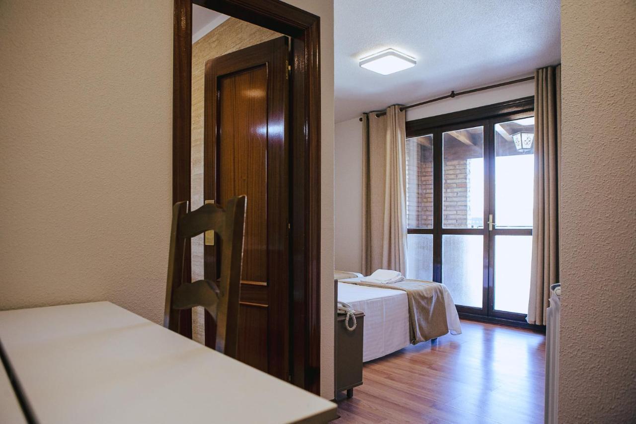 Hotel&Bar Ducay Оліте Екстер'єр фото
