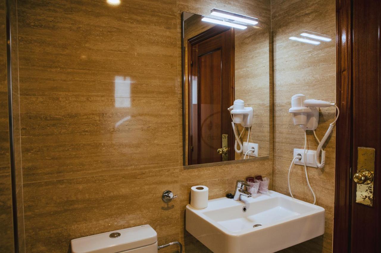 Hotel&Bar Ducay Оліте Екстер'єр фото
